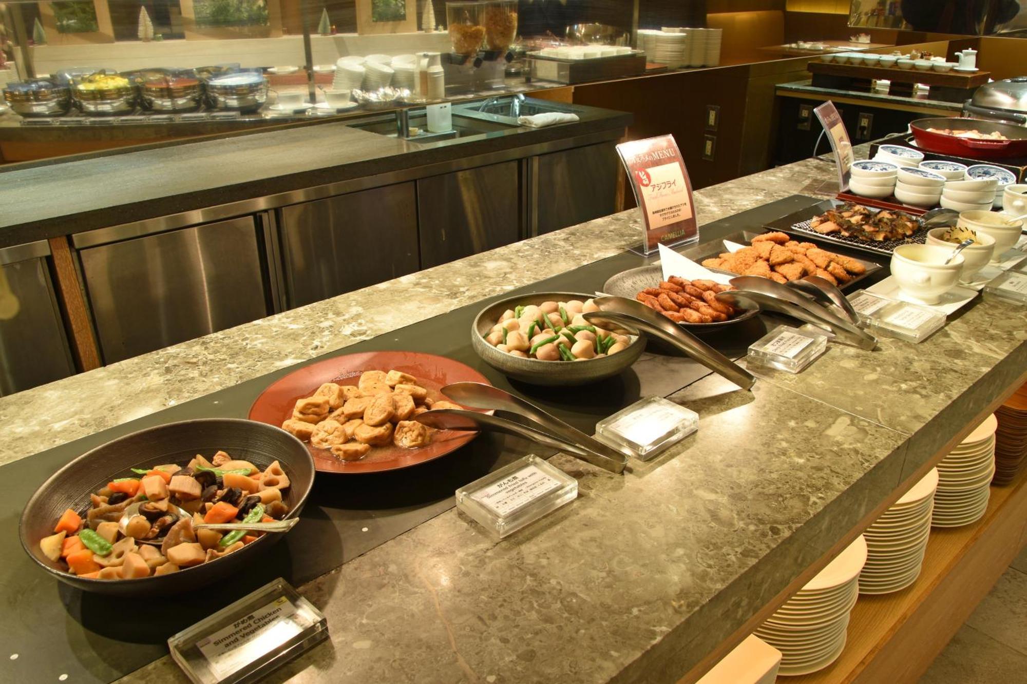 فندق أوكروا فوكوكا المظهر الخارجي الصورة A buffet at a hotel