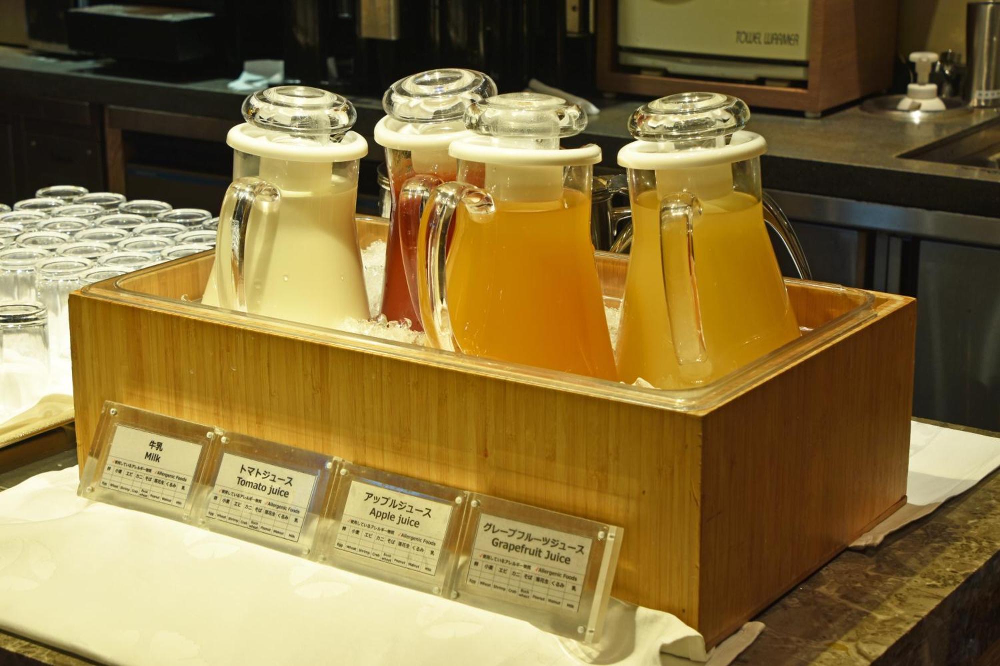 فندق أوكروا فوكوكا المظهر الخارجي الصورة Bottles of Japanese tea