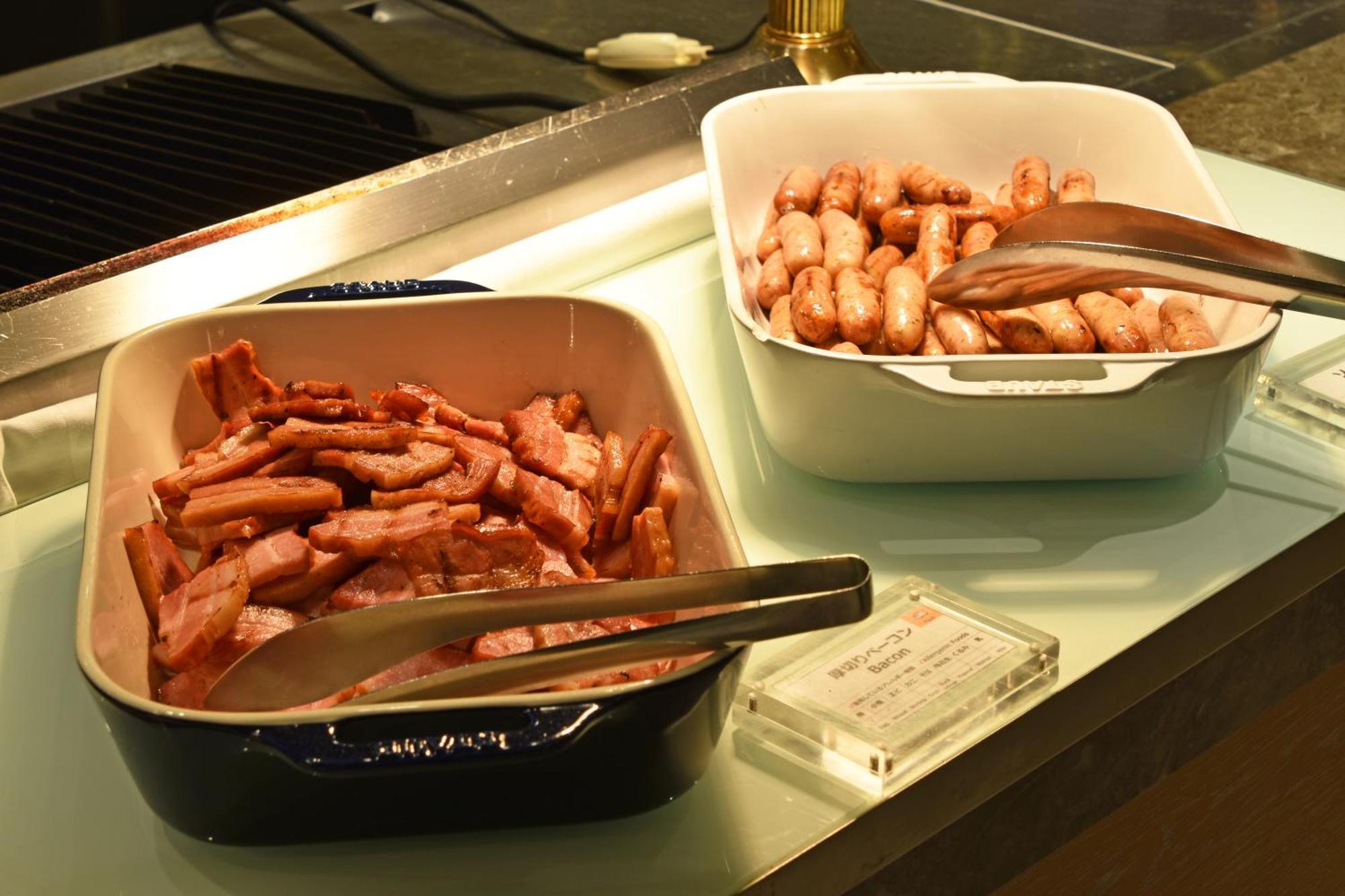 فندق أوكروا فوكوكا المظهر الخارجي الصورة Bacon and sausages