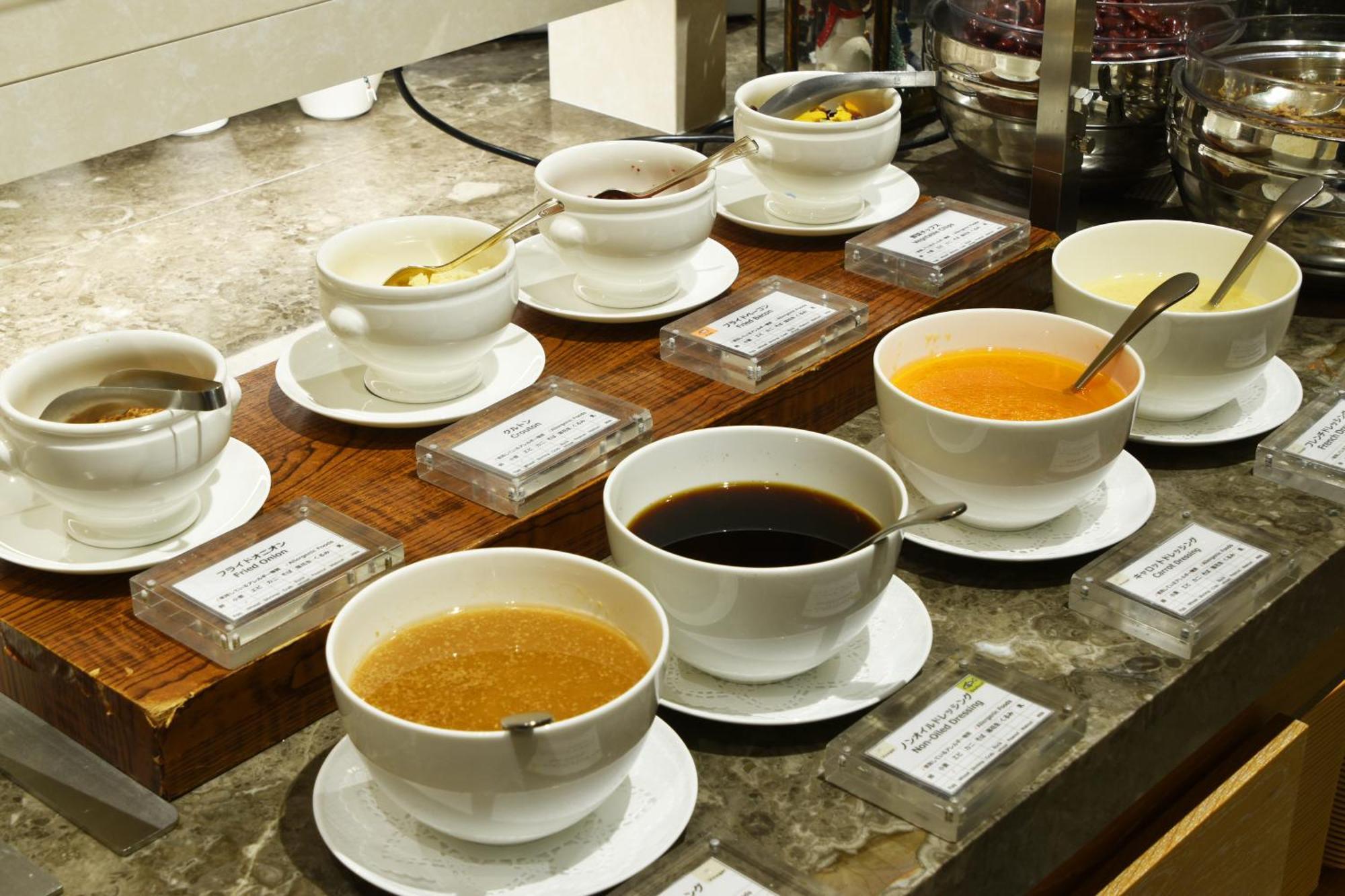 فندق أوكروا فوكوكا المظهر الخارجي الصورة Assorted teas at a hotel