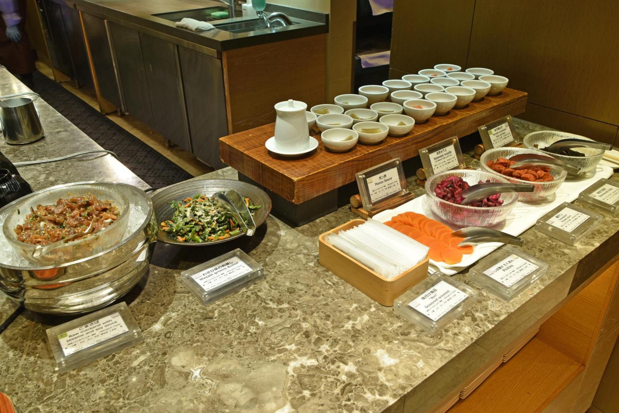 فندق أوكروا فوكوكا المظهر الخارجي الصورة A selection of Korean banchan