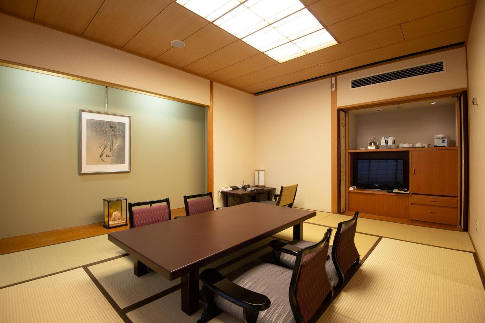 فندق أوكروا فوكوكا المظهر الخارجي الصورة A Japanese-style room at the hotel