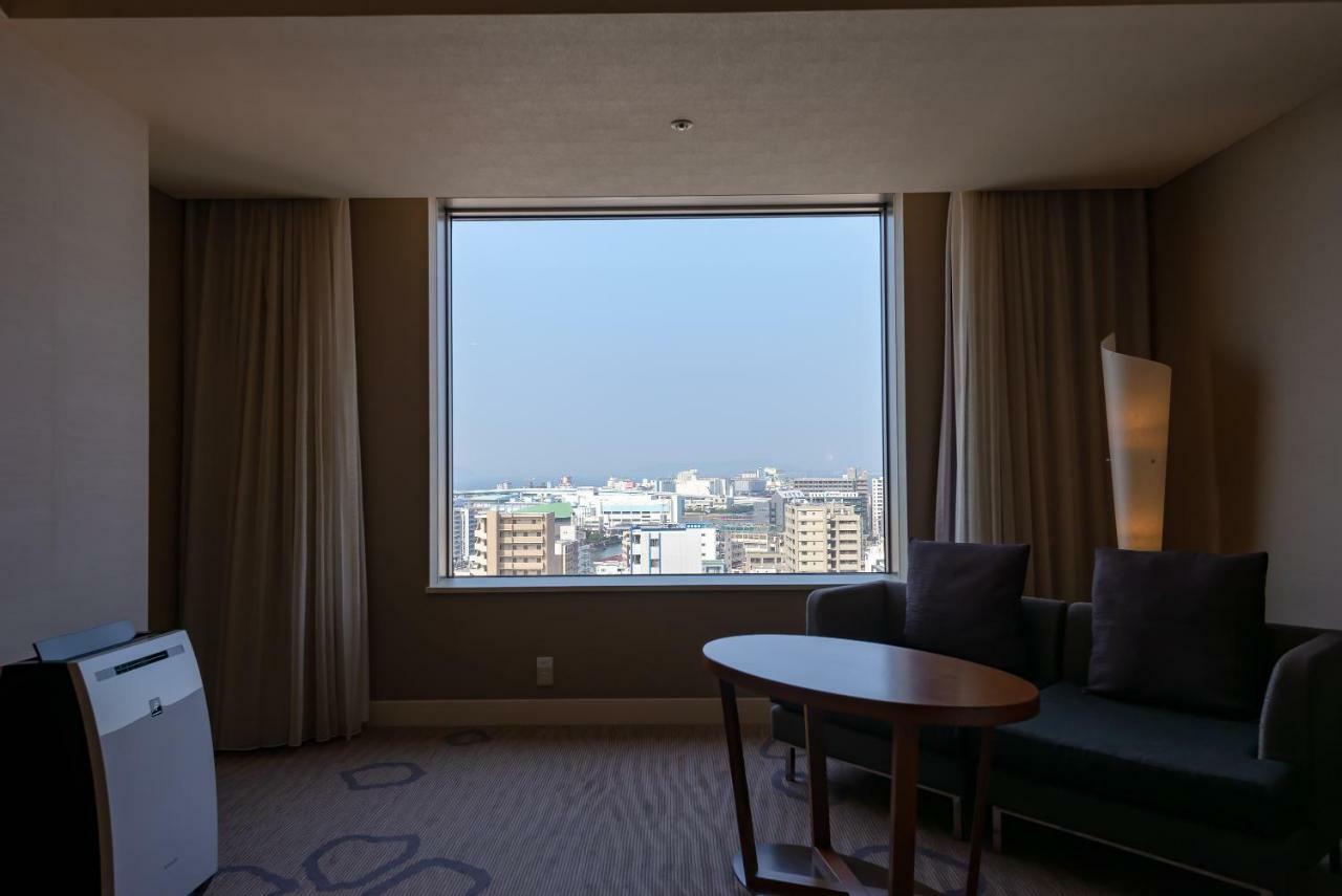 فندق أوكروا فوكوكا المظهر الخارجي الصورة A room at the hotel